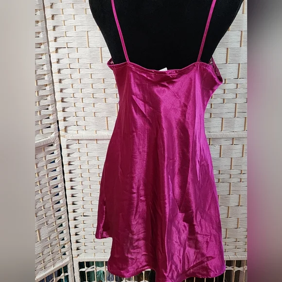 Madenform Fuschia Chemise Slip - Picture 5 of 7